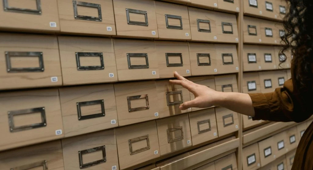 Labeled seed packets organized in a community seed library storage system
